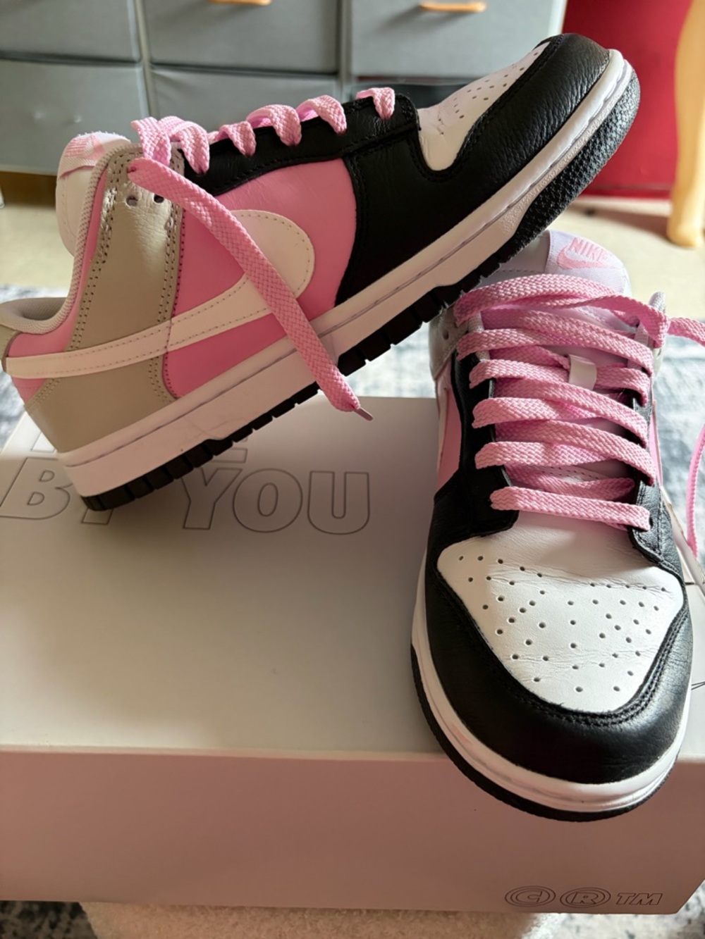 Nike Kids Low-Top Sneakers in Pink, Black & White